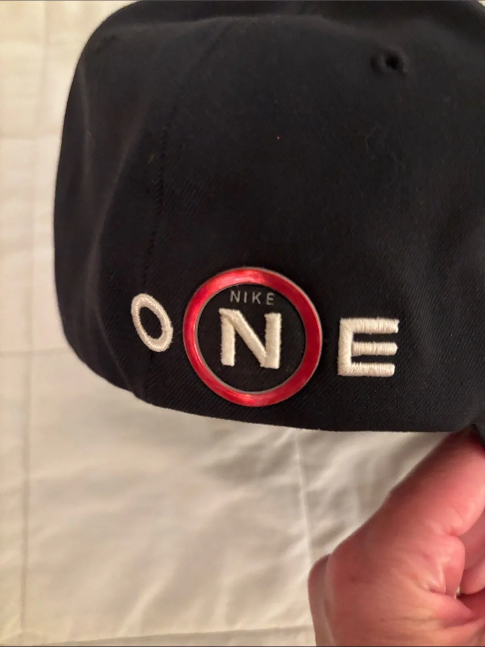 Tiger Woods Nike One structured hat like new